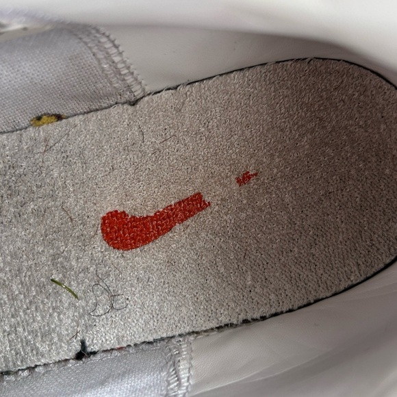 Nike black & white Blazer Mid ‘77, size 9.5 (41) - Picture 11 of 11